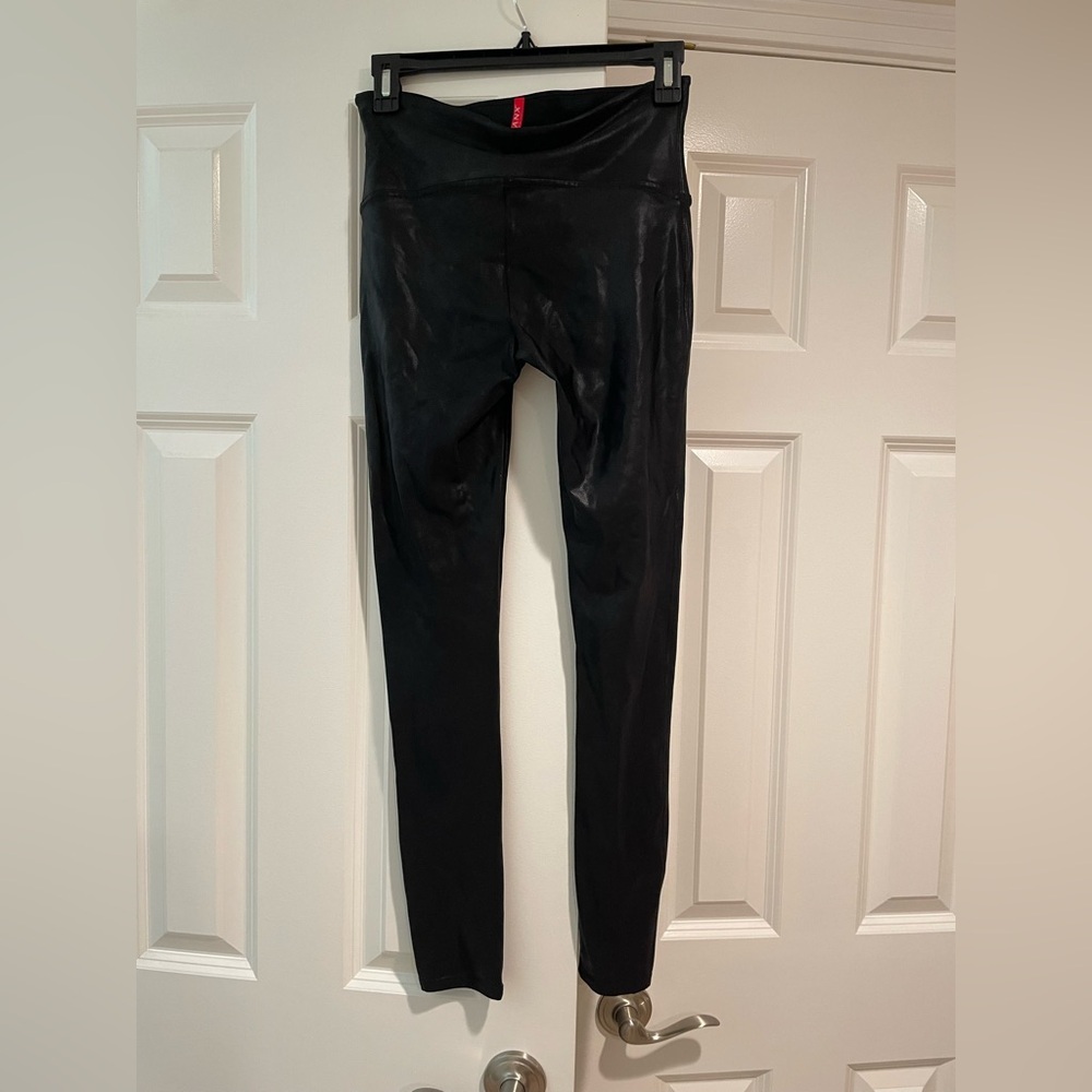 SPANX Faux Leather Leggings Size Medium EUC - Picture 6 of 7